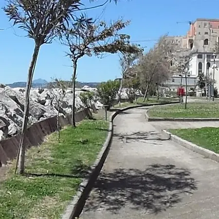 アパート Valerio's Flat ポッツオーリ